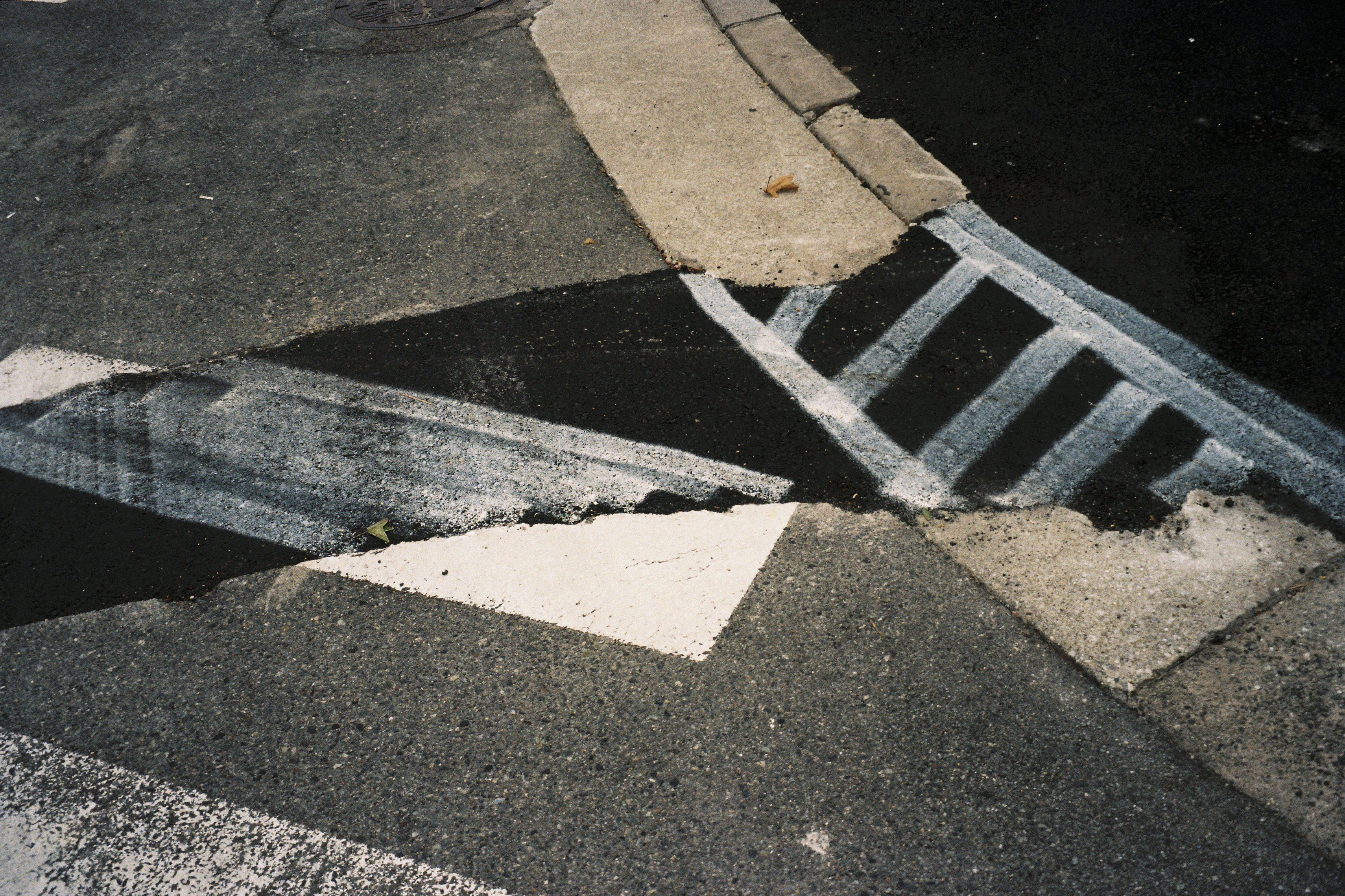 “Kintsugi de suelo” • Ariadna Chez